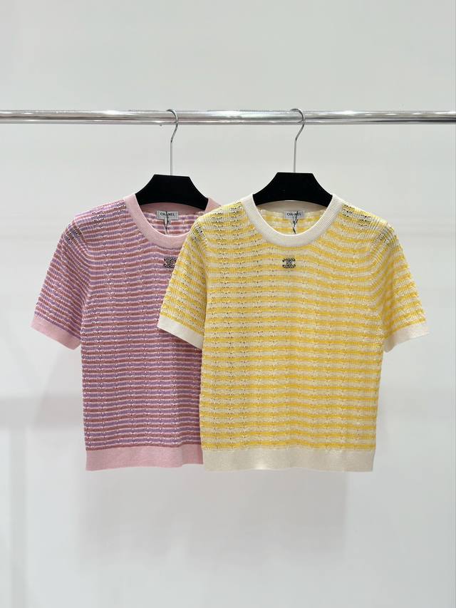 Ch家 春夏新款 条纹双c饰品针织圆领短袖 颜色：粉色 黄色 尺码：36.38.40