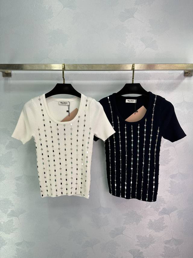 Miumi*夏季新款重工针织上衣 穿珠设计别致有凸显造型感 黑白色系甜酷十足 2色3码sml。