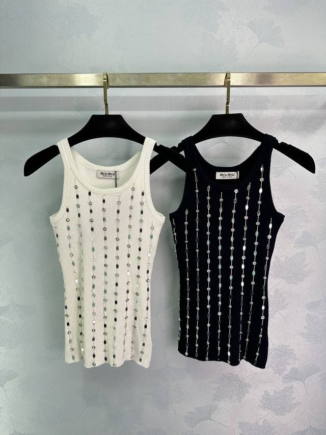 Miumi*夏季新款重工背心 穿珠设计别致有凸显造型感 黑白色系甜酷十足 2色3码sml。